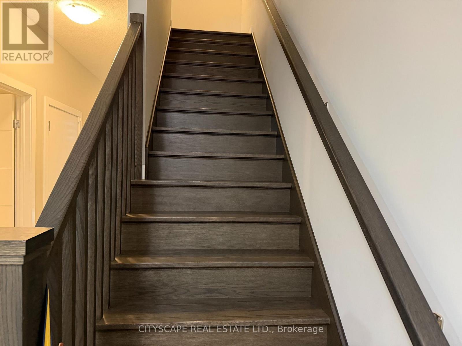 908 Robert Ferrie Drive, Kitchener, Ontario  N2R 0P2 - Photo 7 - X13780446