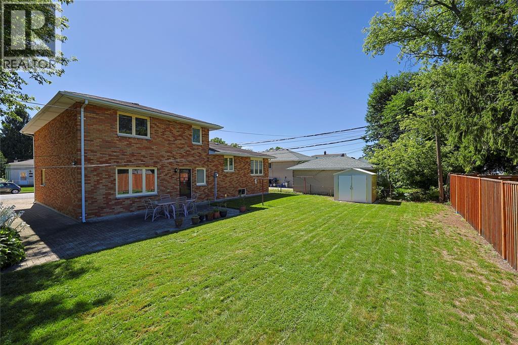820 Alexander Street, Sarnia, Ontario  N7T 5H1 - Photo 3 - 26022506