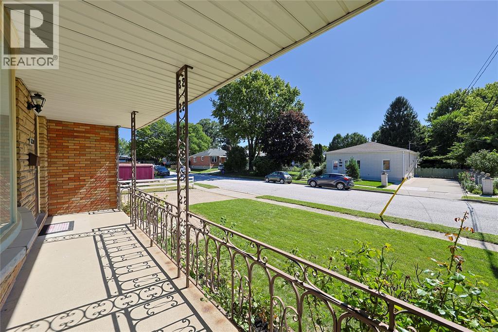 820 Alexander Street, Sarnia, Ontario  N7T 5H1 - Photo 8 - 26022506