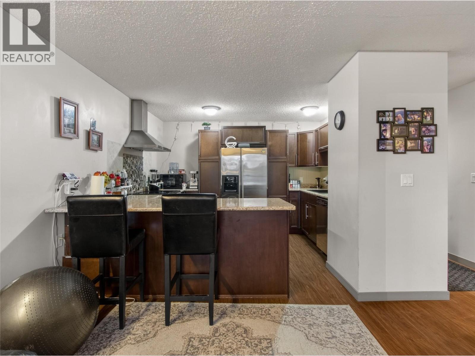 130 Skaha Place Unit# 406, Penticton, British Columbia  V2A 7J6 - Photo 2 - 10363309