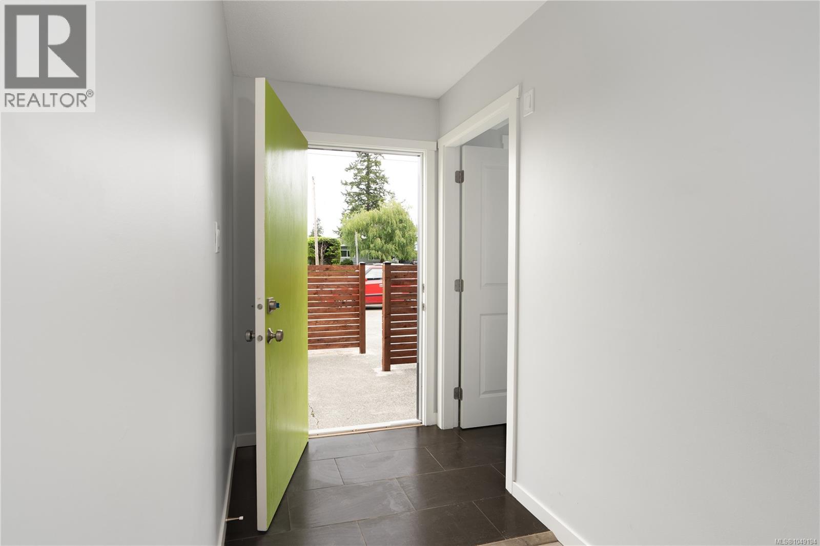 460/470 Dogwood St, Campbell River, British Columbia  V9W 2Y3 - Photo 4 - 1049194