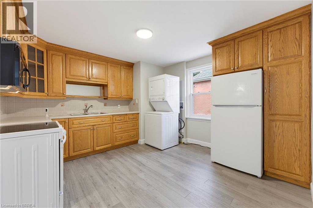 52 Burwell Street, Brantford, Ontario  N3T 4T7 - Photo 5 - 40858741