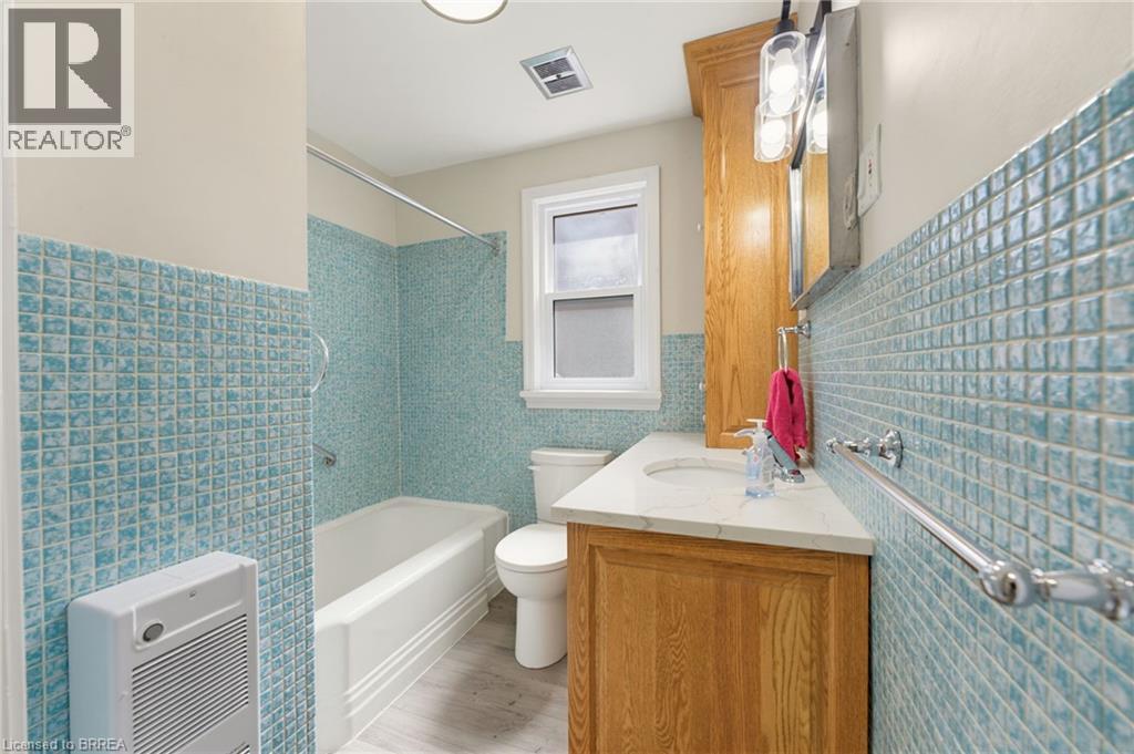 52 Burwell Street, Brantford, Ontario  N3T 4T7 - Photo 9 - 40858741