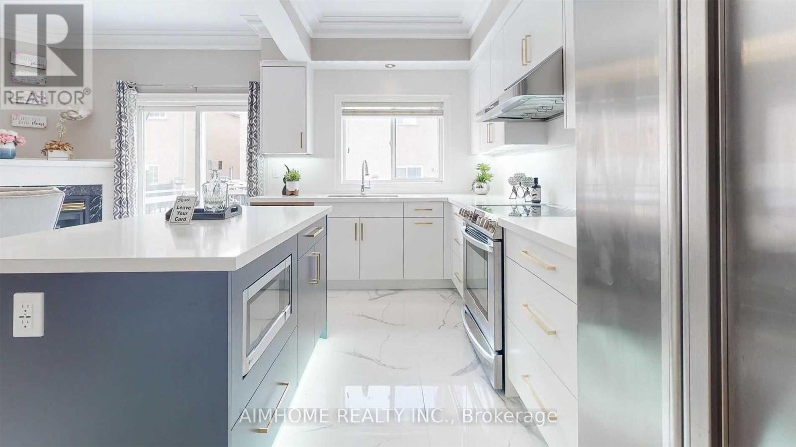 Upper - 10 Portsmouth Road, Vaughan, Ontario  L6A 3E7 - Photo 10 - N13658832