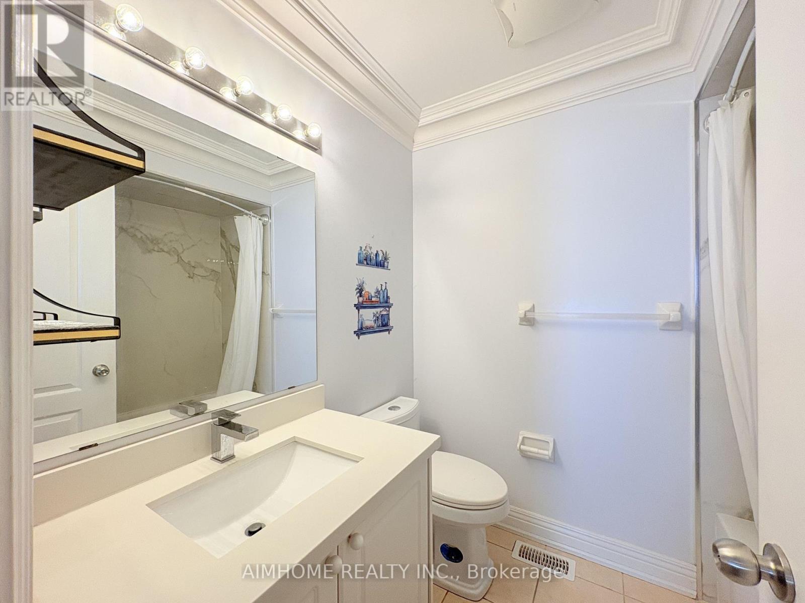 Upper - 10 Portsmouth Road, Vaughan, Ontario  L6A 3E7 - Photo 18 - N13658832