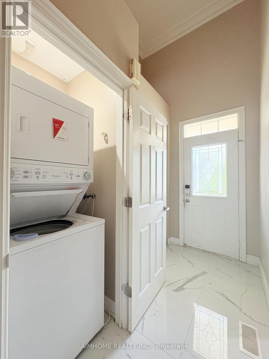 Upper - 10 Portsmouth Road, Vaughan, Ontario  L6A 3E7 - Photo 22 - N13658832