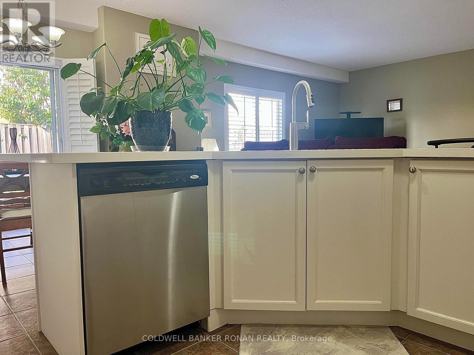 22 Chantler Road, New Tecumseth, Ontario  L9R 2E1 - Photo 8 - N13763302