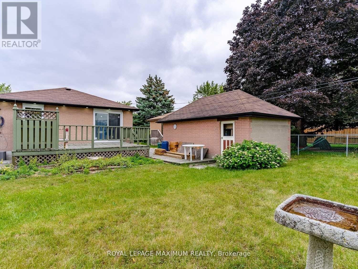 Upper Level - 8 Lawrence Crescent, Brampton, Ontario  L6W 2P3 - Photo 18 - W13769746