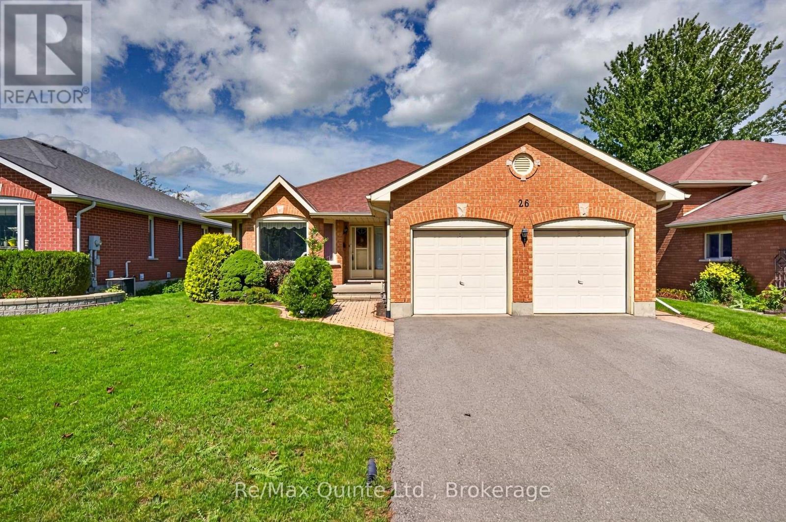 26 Oak Ridge Boulevard, Belleville (Belleville Ward), Ontario  K8N 5W1 - Photo 1 - X13780650