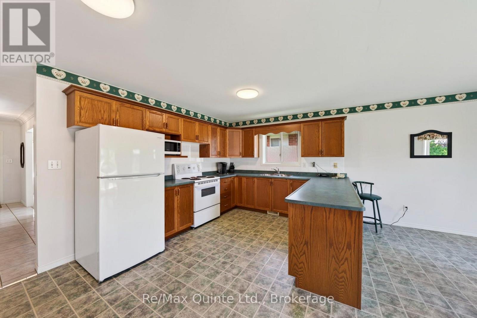 26 Oak Ridge Boulevard, Belleville (Belleville Ward), Ontario  K8N 5W1 - Photo 13 - X13780650