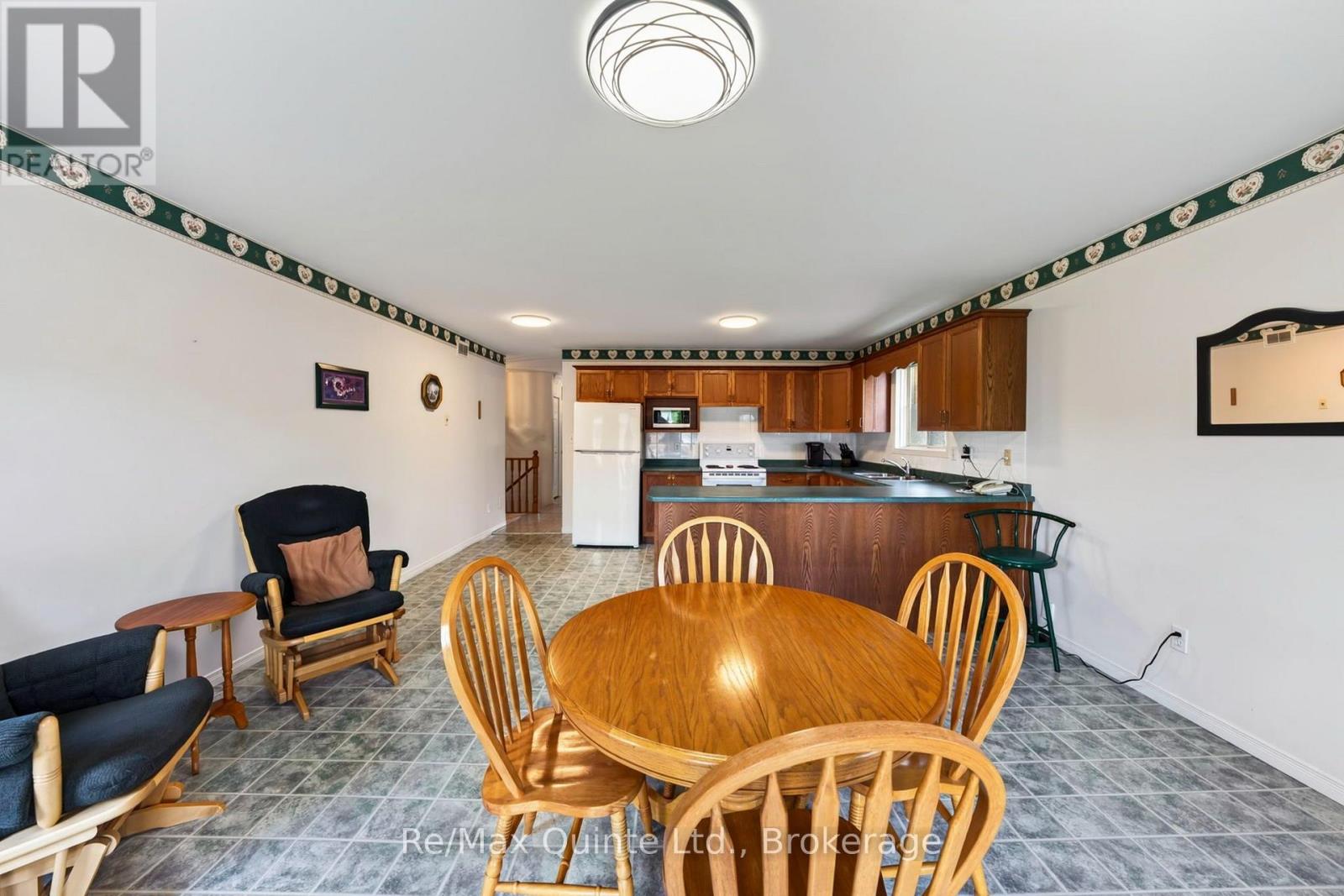26 Oak Ridge Boulevard, Belleville (Belleville Ward), Ontario  K8N 5W1 - Photo 17 - X13780650