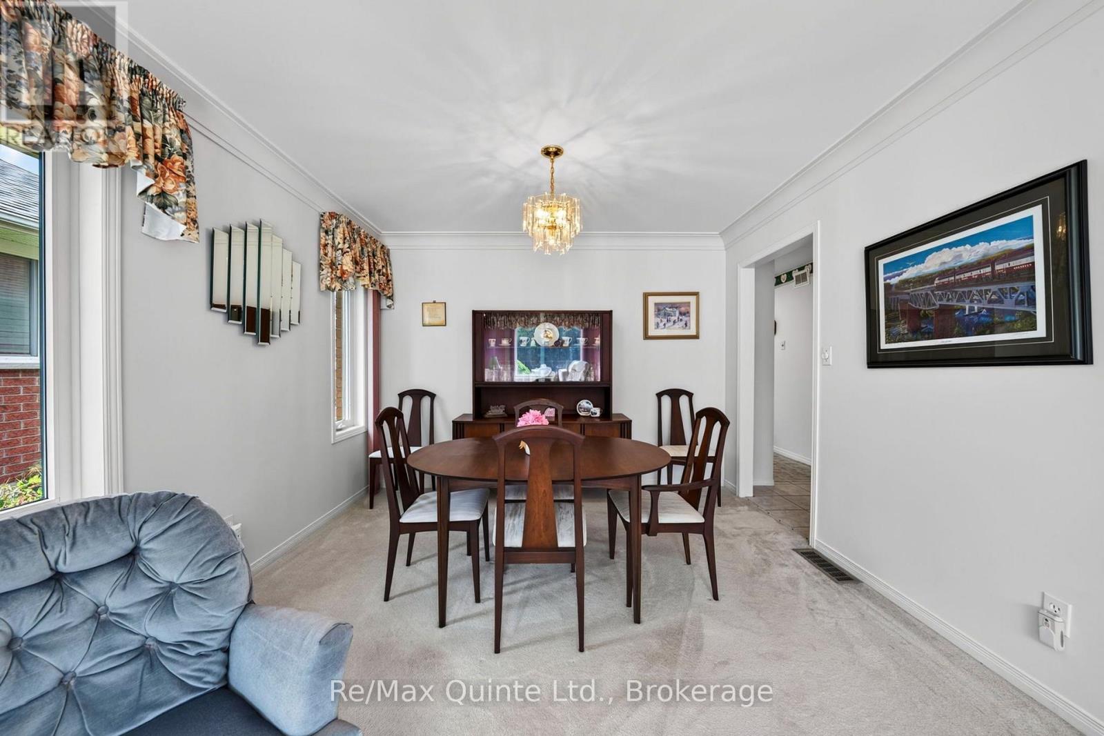 26 Oak Ridge Boulevard, Belleville (Belleville Ward), Ontario  K8N 5W1 - Photo 8 - X13780650