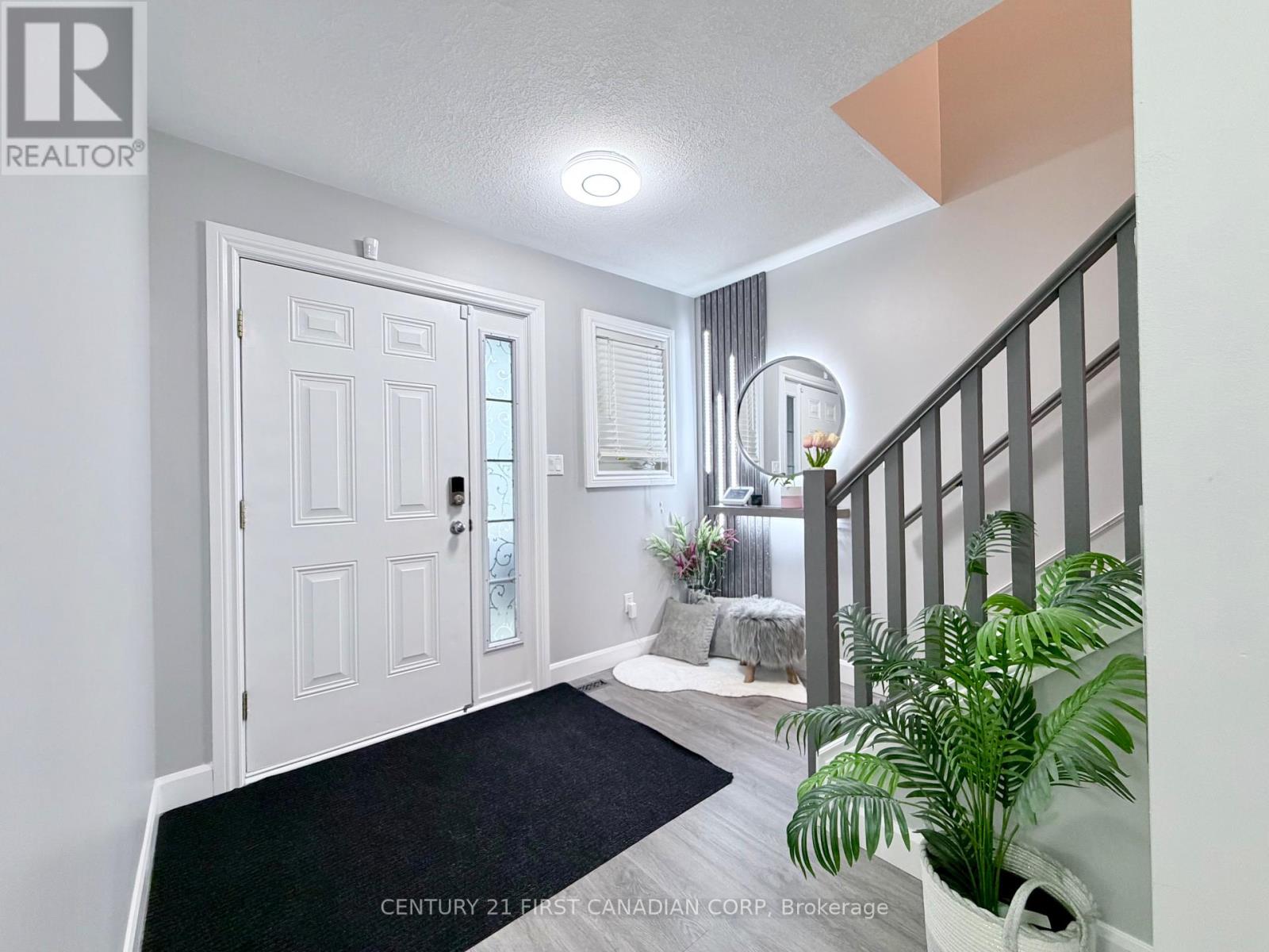 9 Barrett Crescent, St. Thomas, Ontario  N5R 6M1 - Photo 3 - X13780582