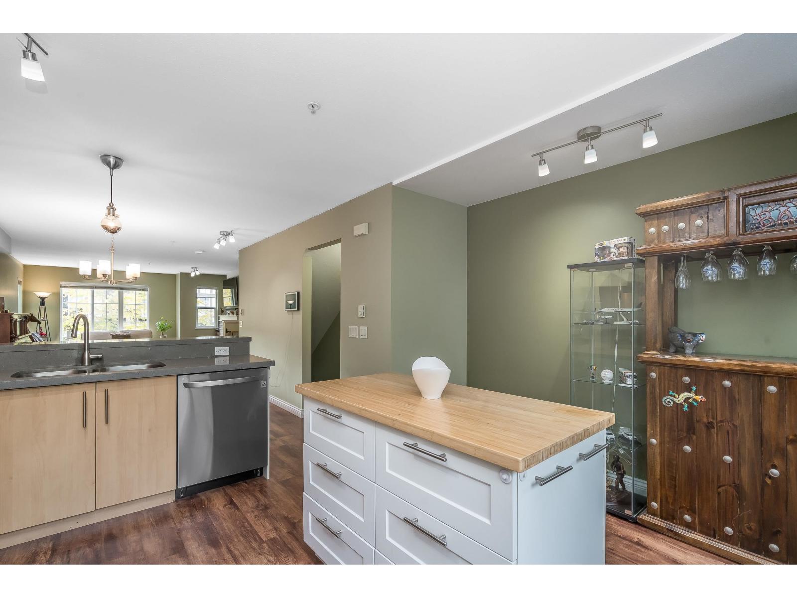 33 20875 80 AVENUE photo 7