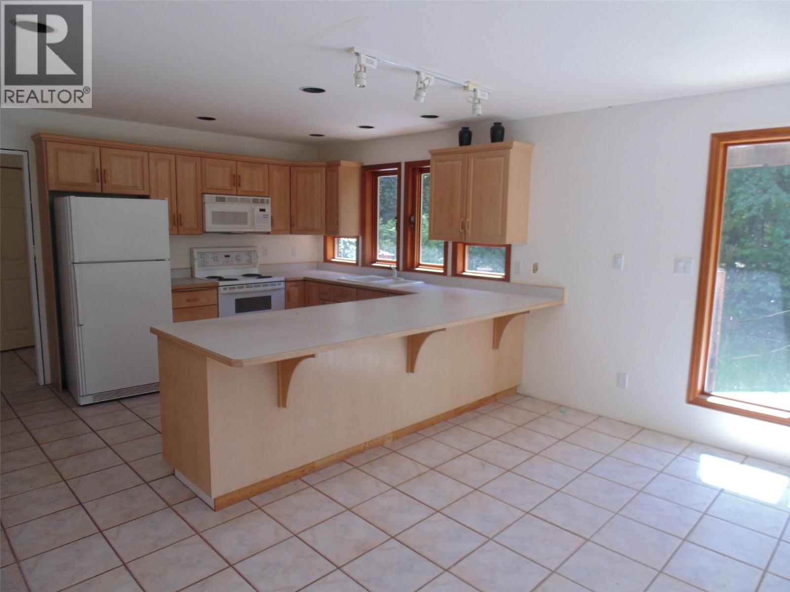1415 Bridge Road, Crescent Valley, British Columbia  V0G 1H0 - Photo 8 - 10392793