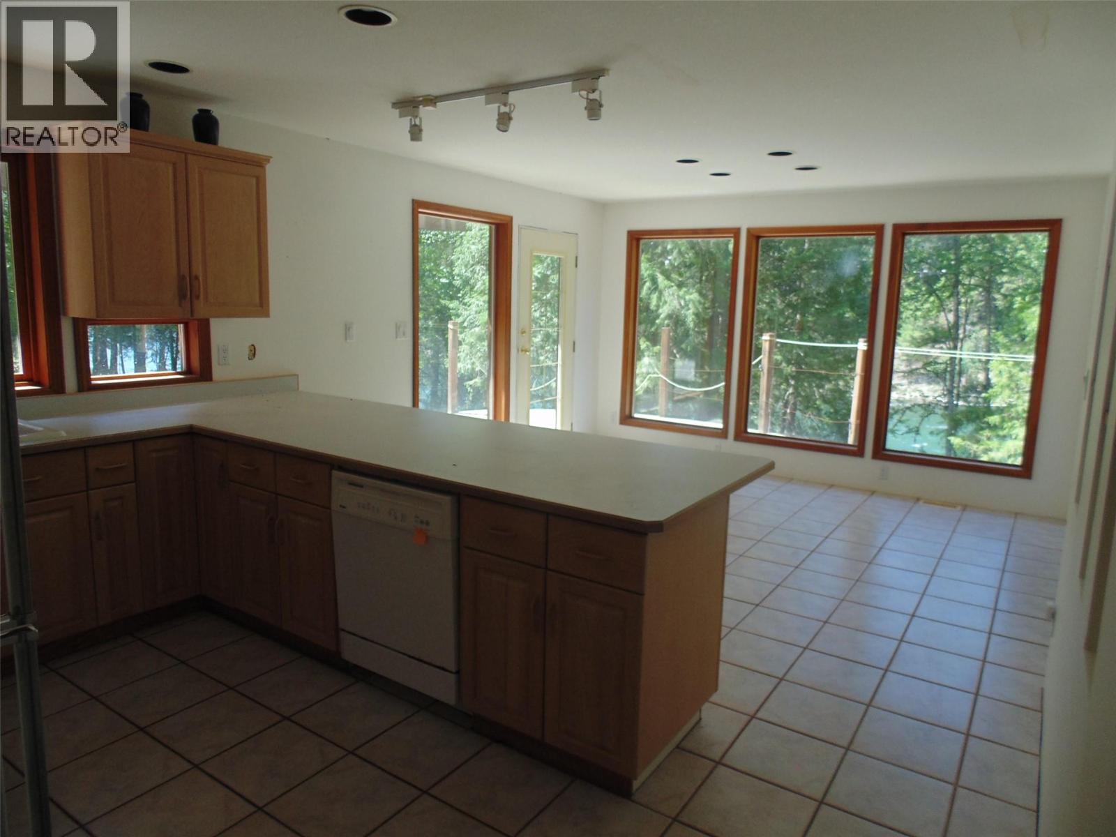 1415 Bridge Road, Crescent Valley, British Columbia  V0G 1H0 - Photo 10 - 10392793