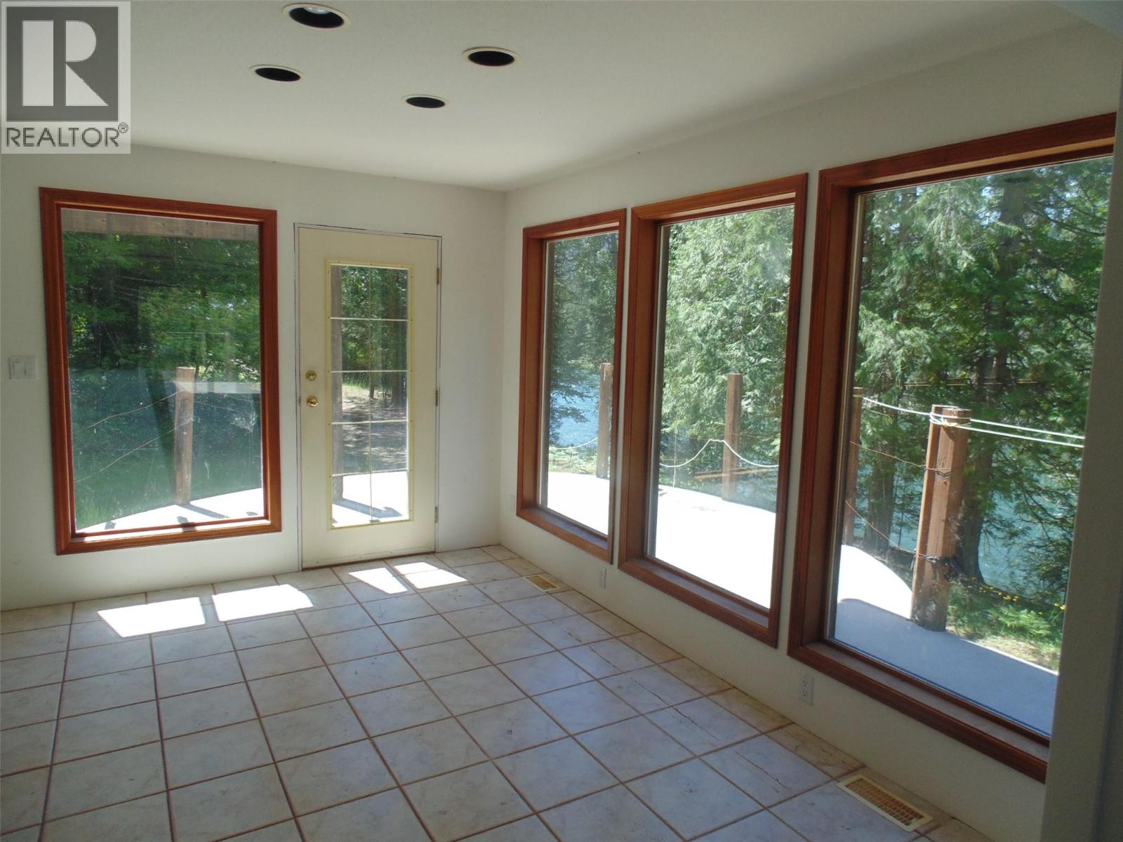 1415 Bridge Road, Crescent Valley, British Columbia  V0G 1H0 - Photo 9 - 10392793