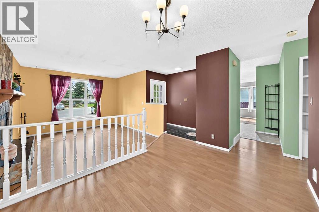 35 Cowan Close, Red Deer, Alberta  T4P 2X2 - Photo 11 - A2340958