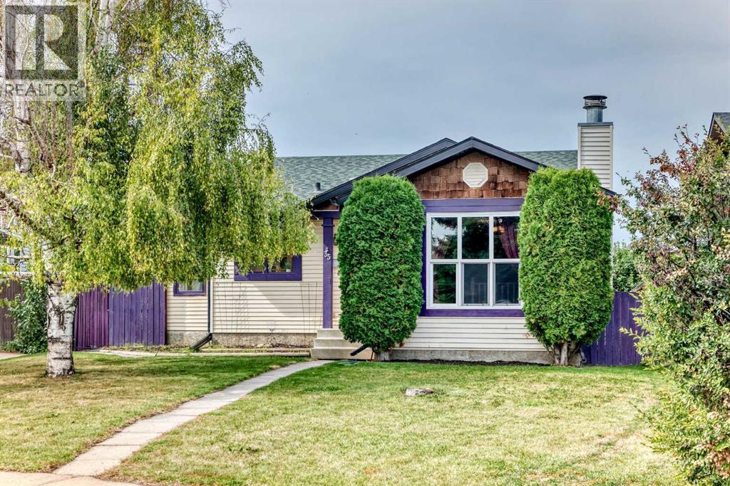 35 Cowan Close, Red Deer, Alberta  T4P 2X2 - Photo 1 - A2340958