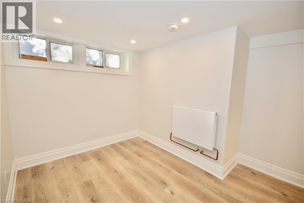 17 INVERNESS Avenue W Unit# Lower photo 10