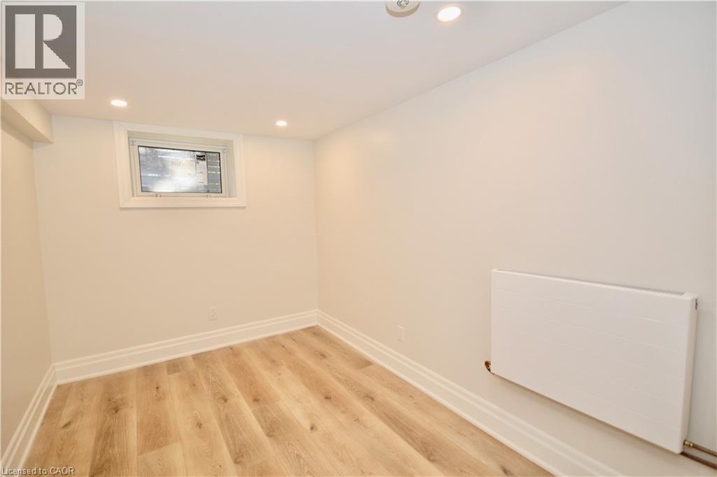 17 INVERNESS Avenue W Unit# Lower photo 11