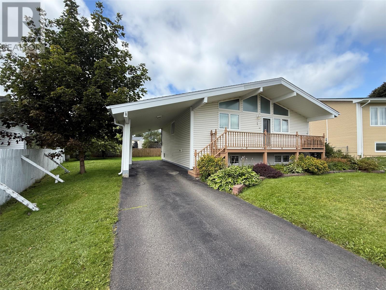 1 Smallwood Drive, Grand Falls-Windsor — photo 2