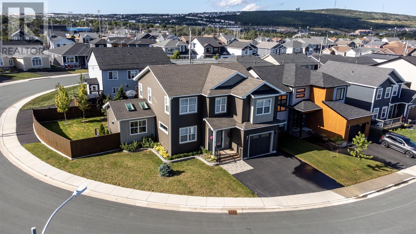 16 Ballylee Crescent, St. John's — photo 2