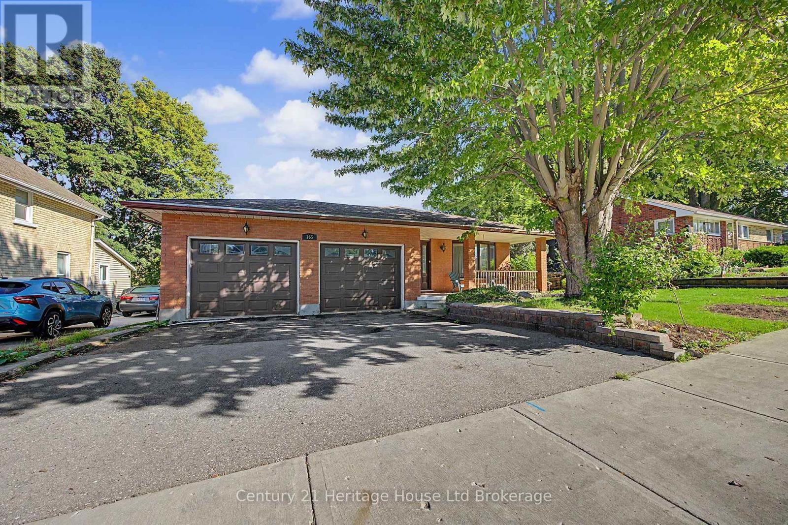 165 Park Row, Woodstock, Ontario N4S 1V9 - Photo 1 - X13780596