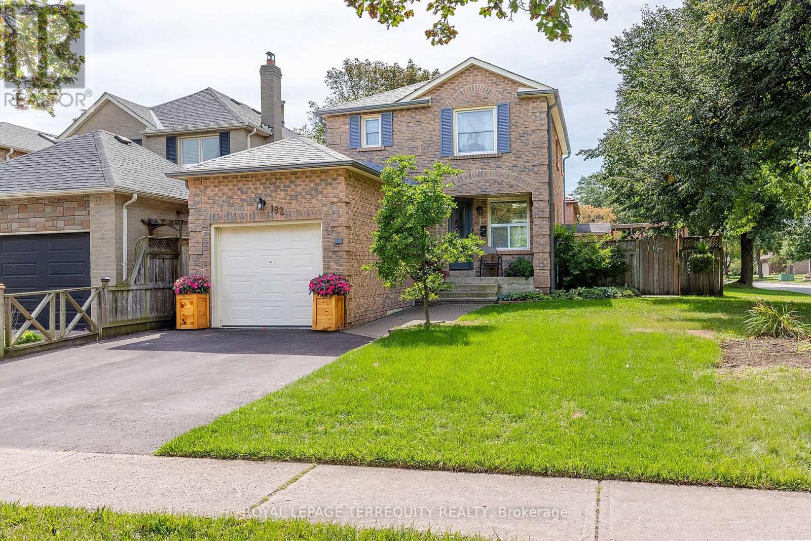 182 CHATFIELD DRIVE, Ajax, Ontario