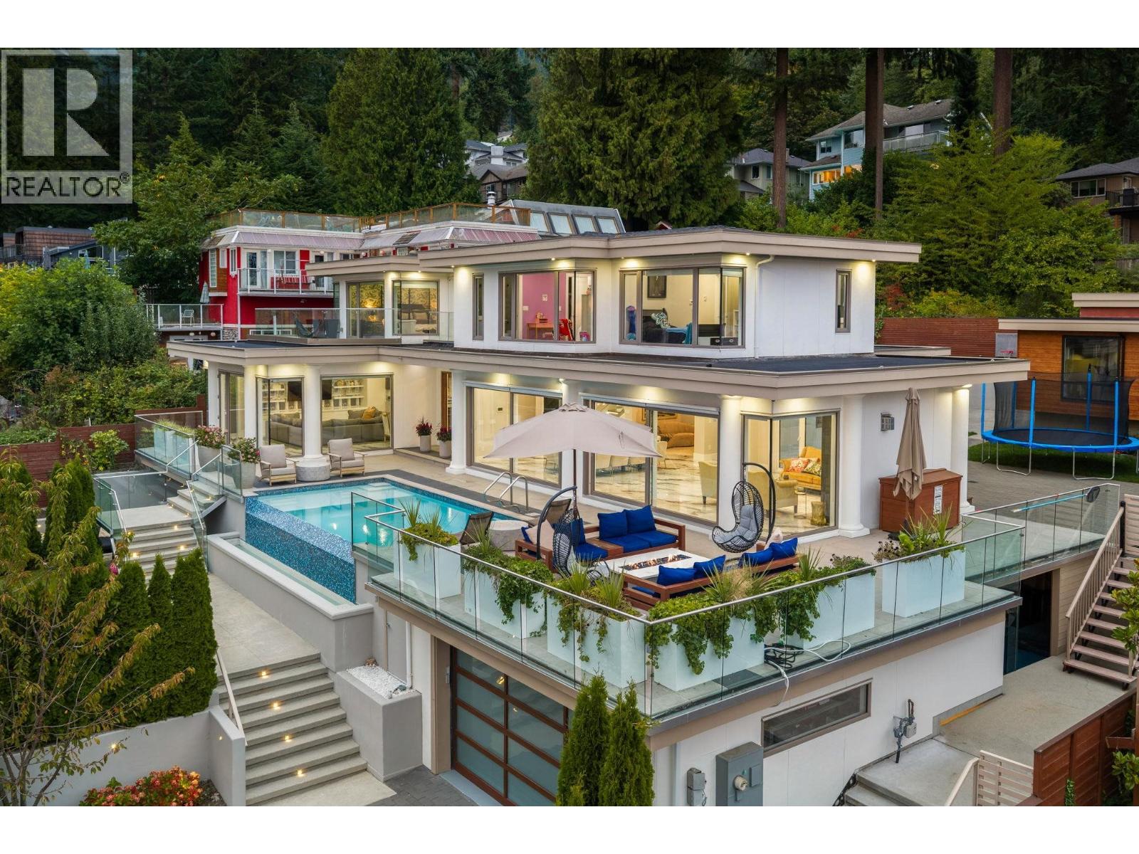 3980 Norwood Avenue, North Vancouver, British Columbia  V7N 3R3 - Photo 3 - R3164839