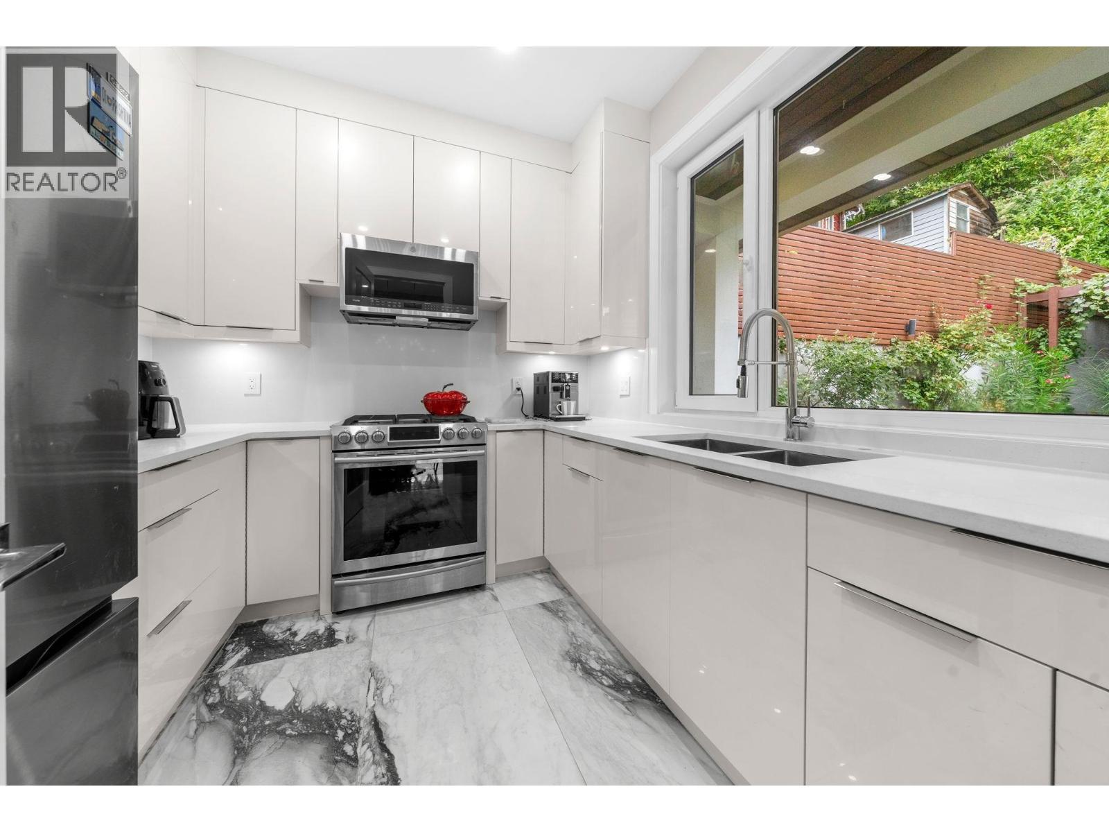 3980 Norwood Avenue, North Vancouver, British Columbia  V7N 3R3 - Photo 9 - R3164839