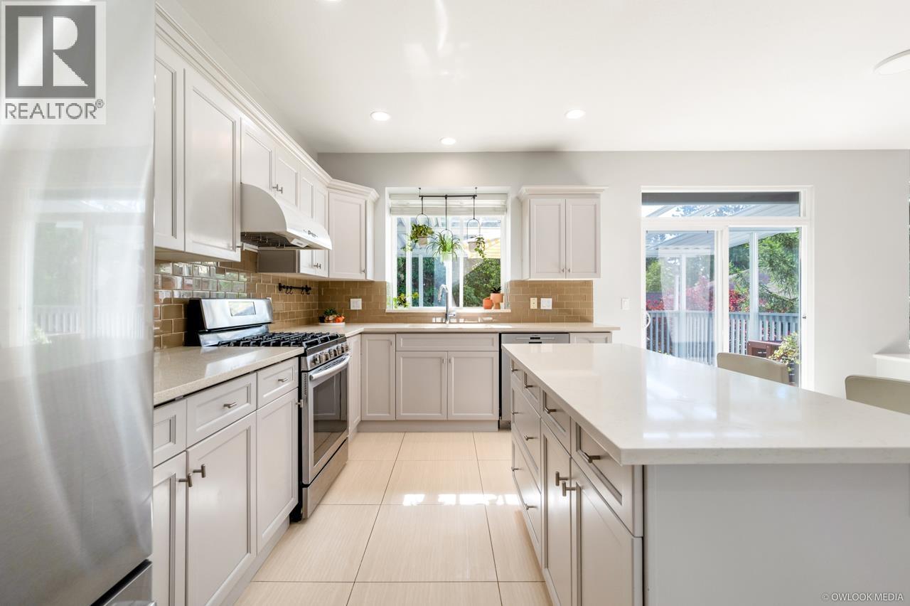 22 Maple Court, Port Moody, British Columbia  V3H 5M8 - Photo 6 - R3164853