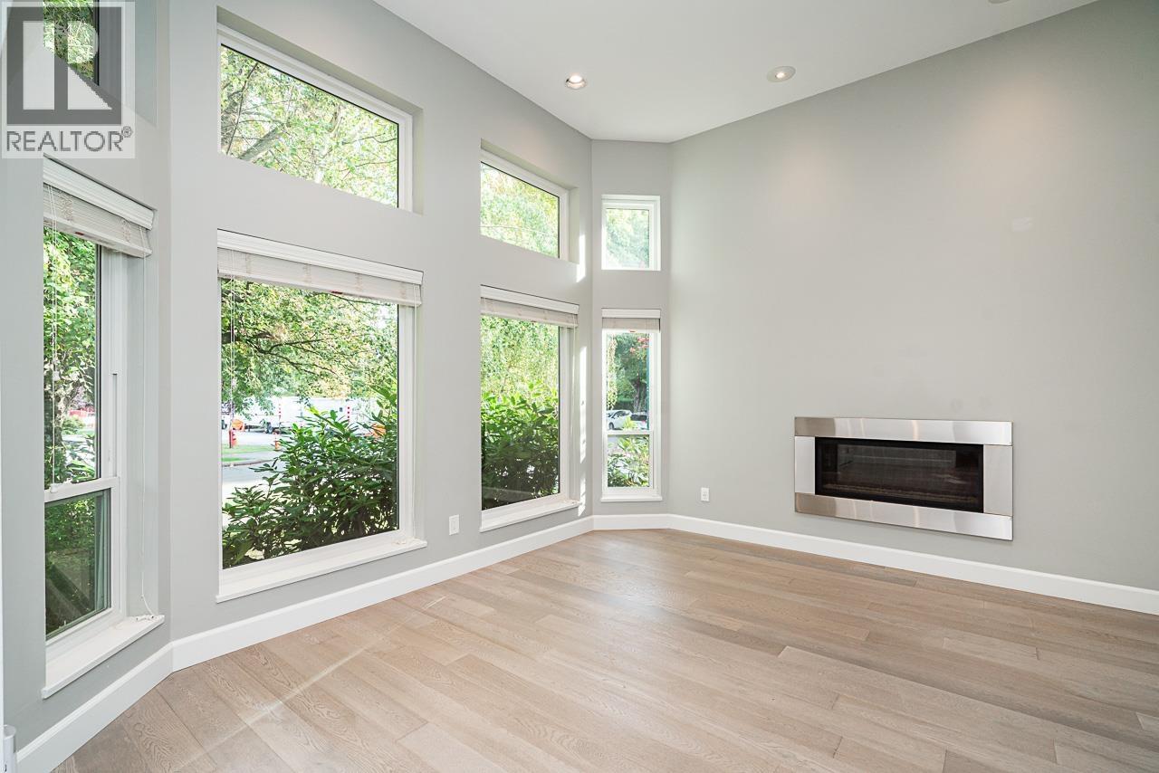 2308 W 14th Avenue, Vancouver, British Columbia  V6K 2W3 - Photo 3 - R3164854