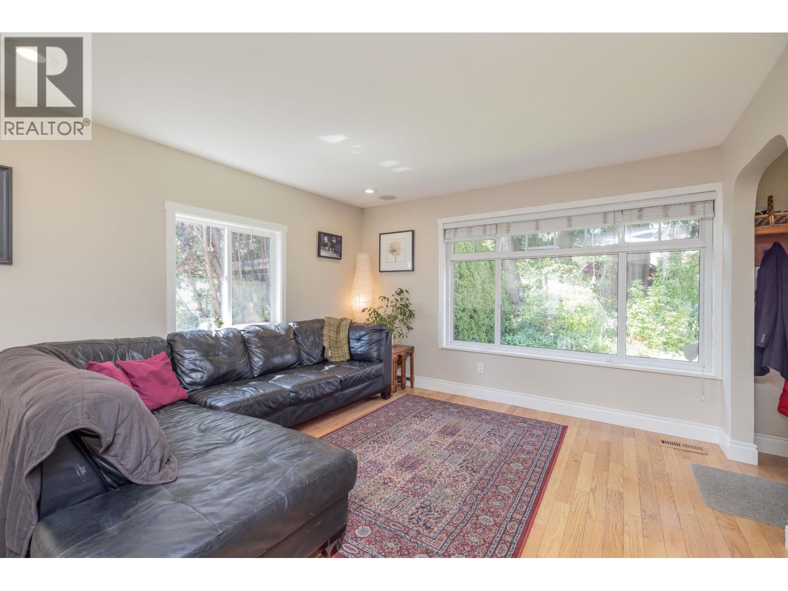 1119 Cloverley Street Street, North Vancouver, British Columbia  V7L 1N7 - Photo 7 - R3164858