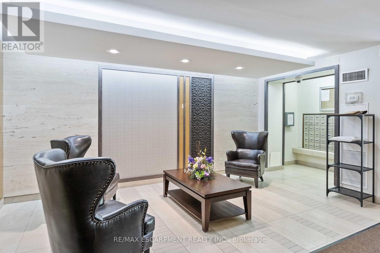 1008 - 1425 Ghent Avenue, Burlington, Ontario  L7S 1X5 - Photo 4 - W13780642