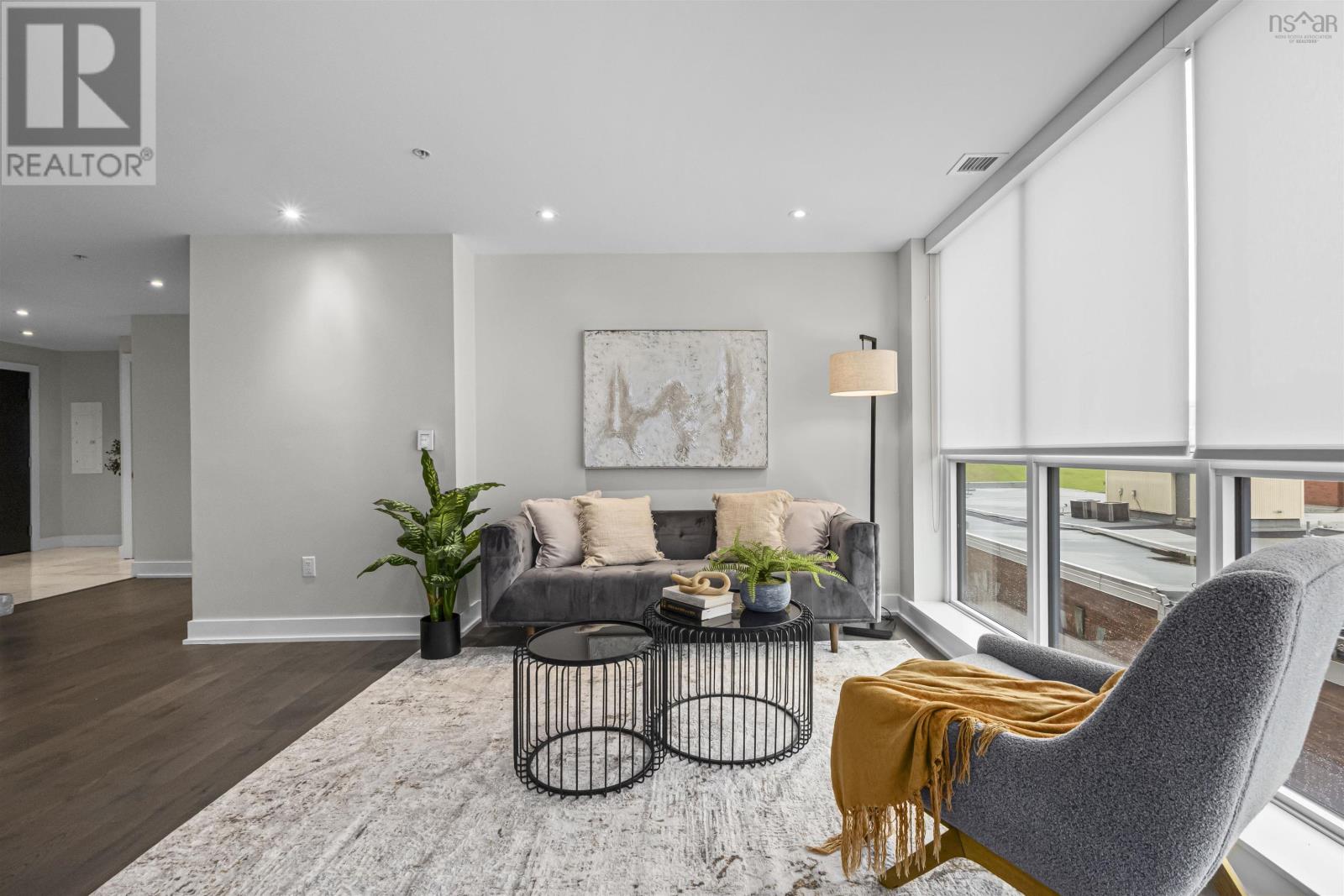 516 1585 South Park Street photo 5