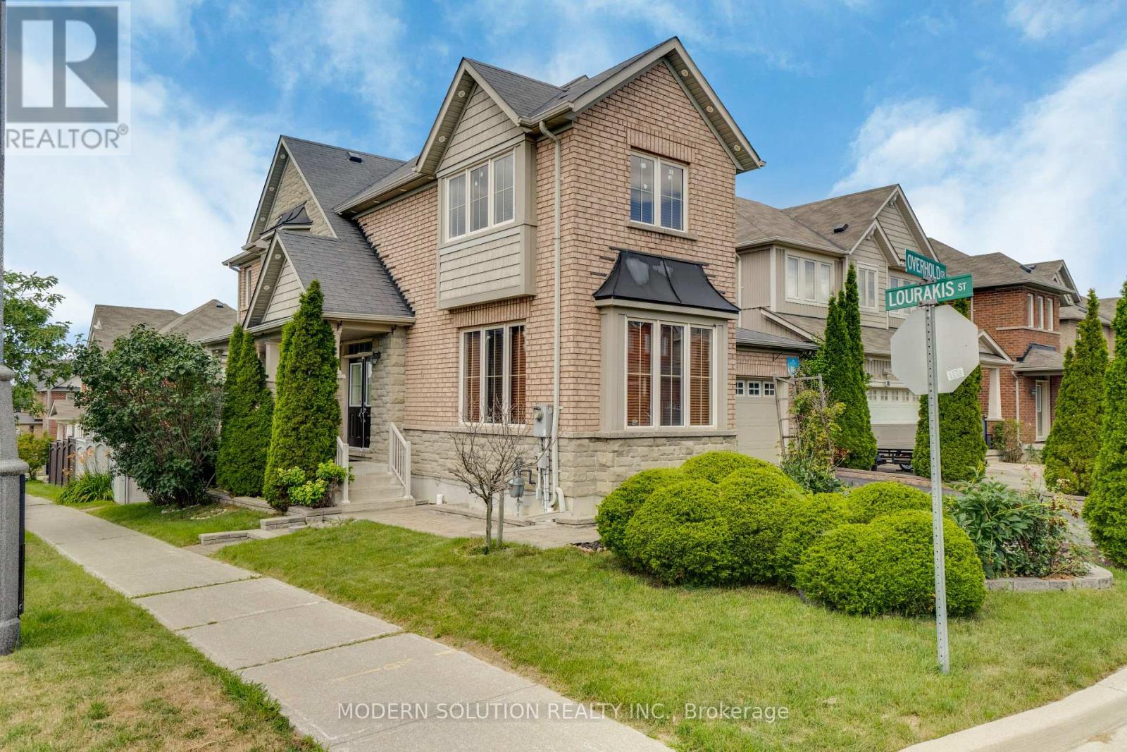 4 Overhold Crescent, Richmond Hill, Ontario  L4E 0L4 - Photo 3 - N13654706