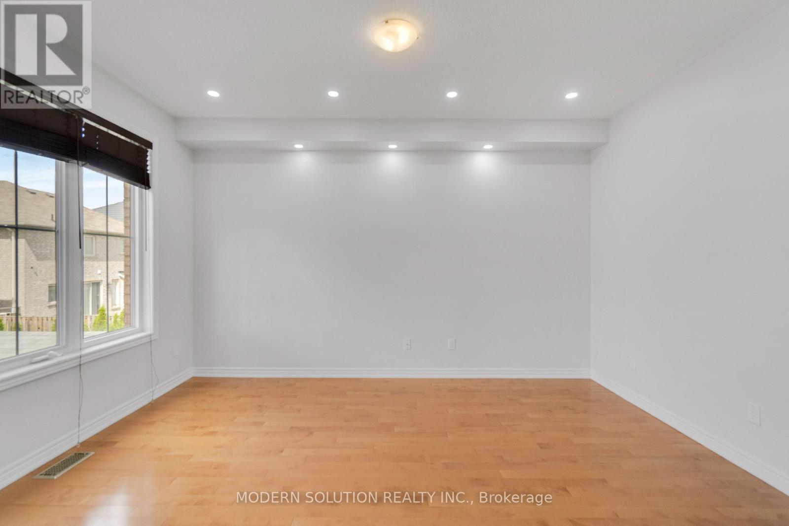 4 Overhold Crescent, Richmond Hill, Ontario  L4E 0L4 - Photo 12 - N13654706