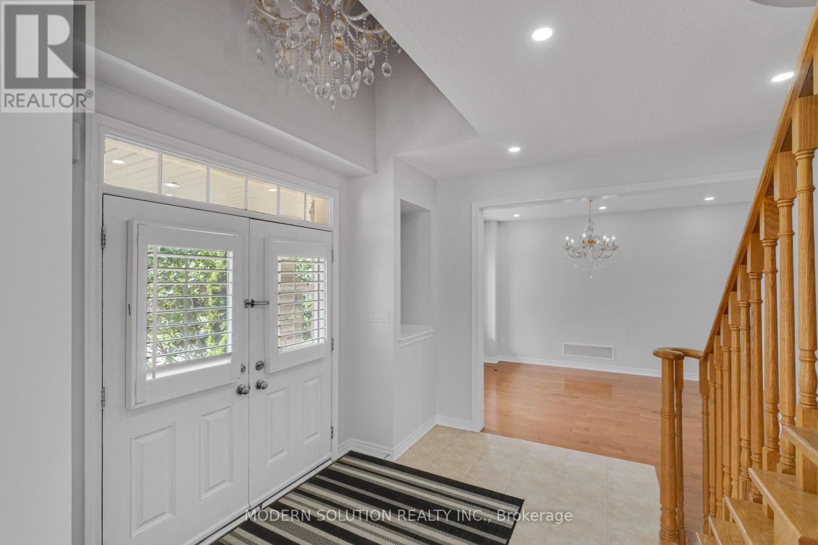 4 Overhold Crescent, Richmond Hill, Ontario  L4E 0L4 - Photo 6 - N13654706