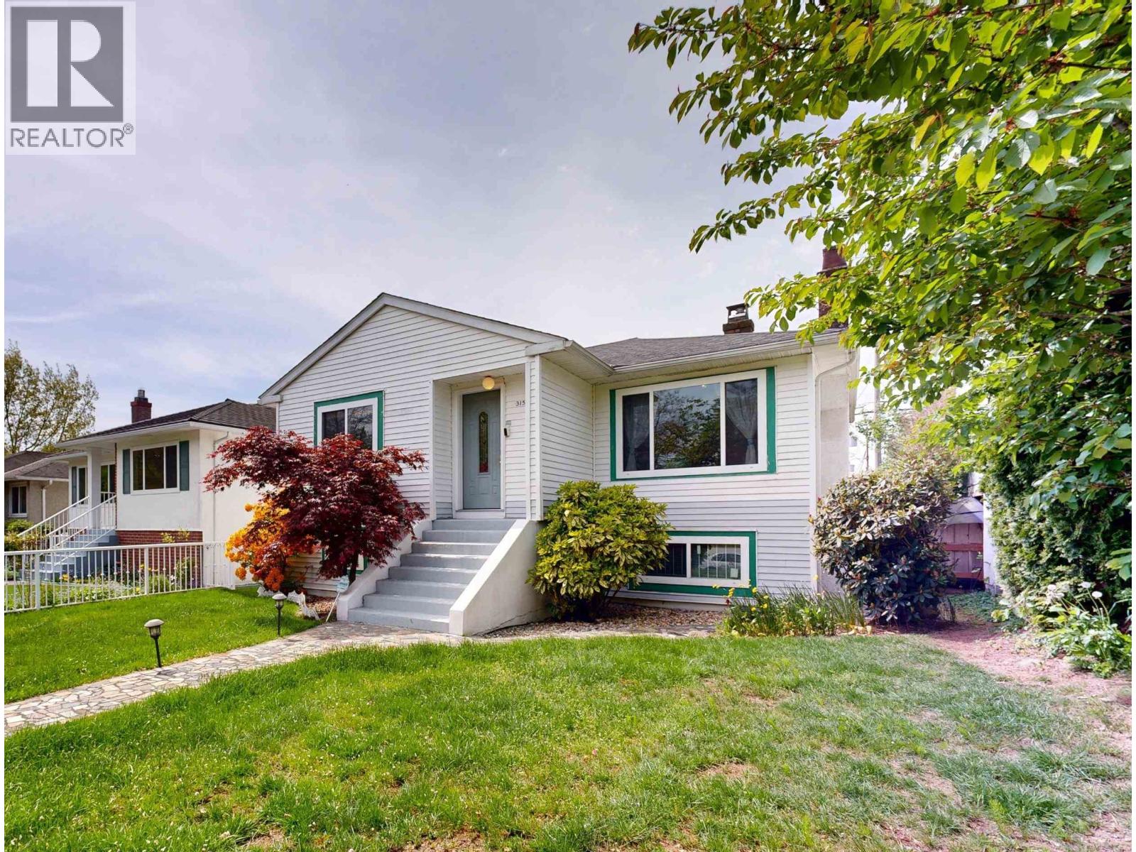 3157 Penticton Street, Vancouver, British Columbia  V5M 3C6 - Photo 2 - R3164861