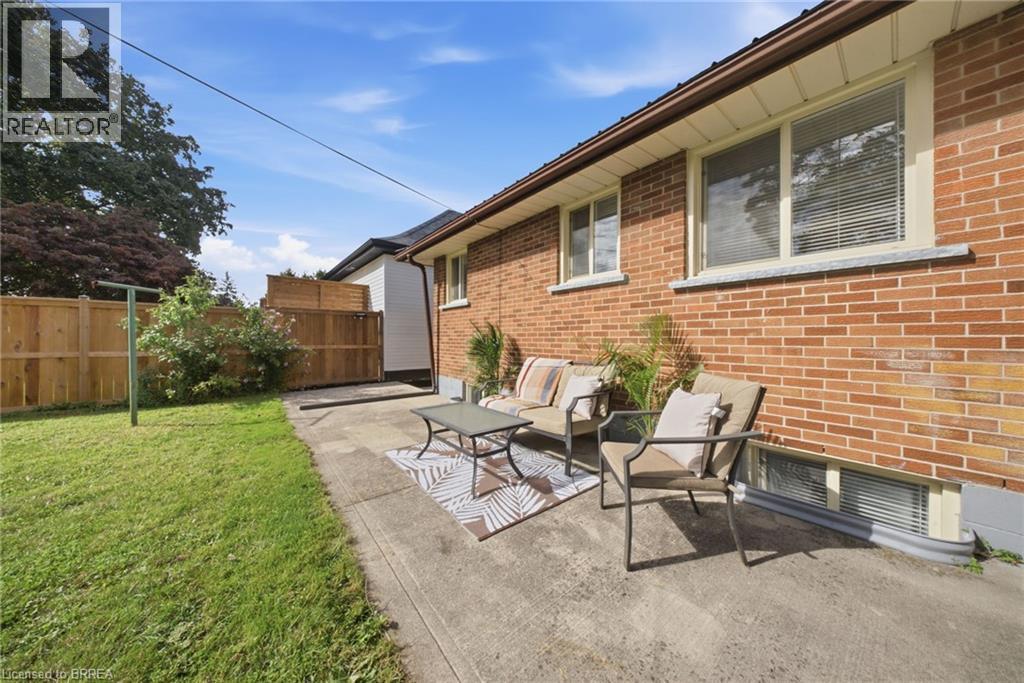 16 BURWELL Street photo 27