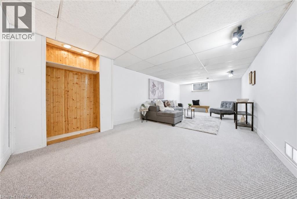 16 BURWELL Street photo 22