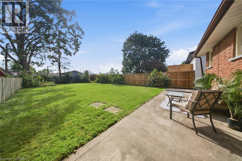 16 BURWELL Street photo 28