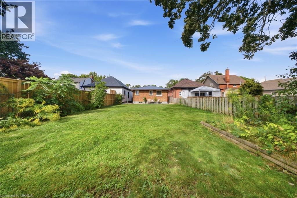 16 BURWELL Street photo 29