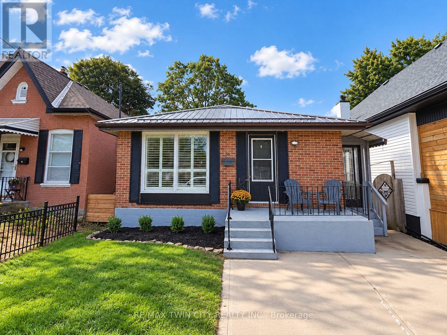 16 BURWELL STREET, Brantford, Ontario