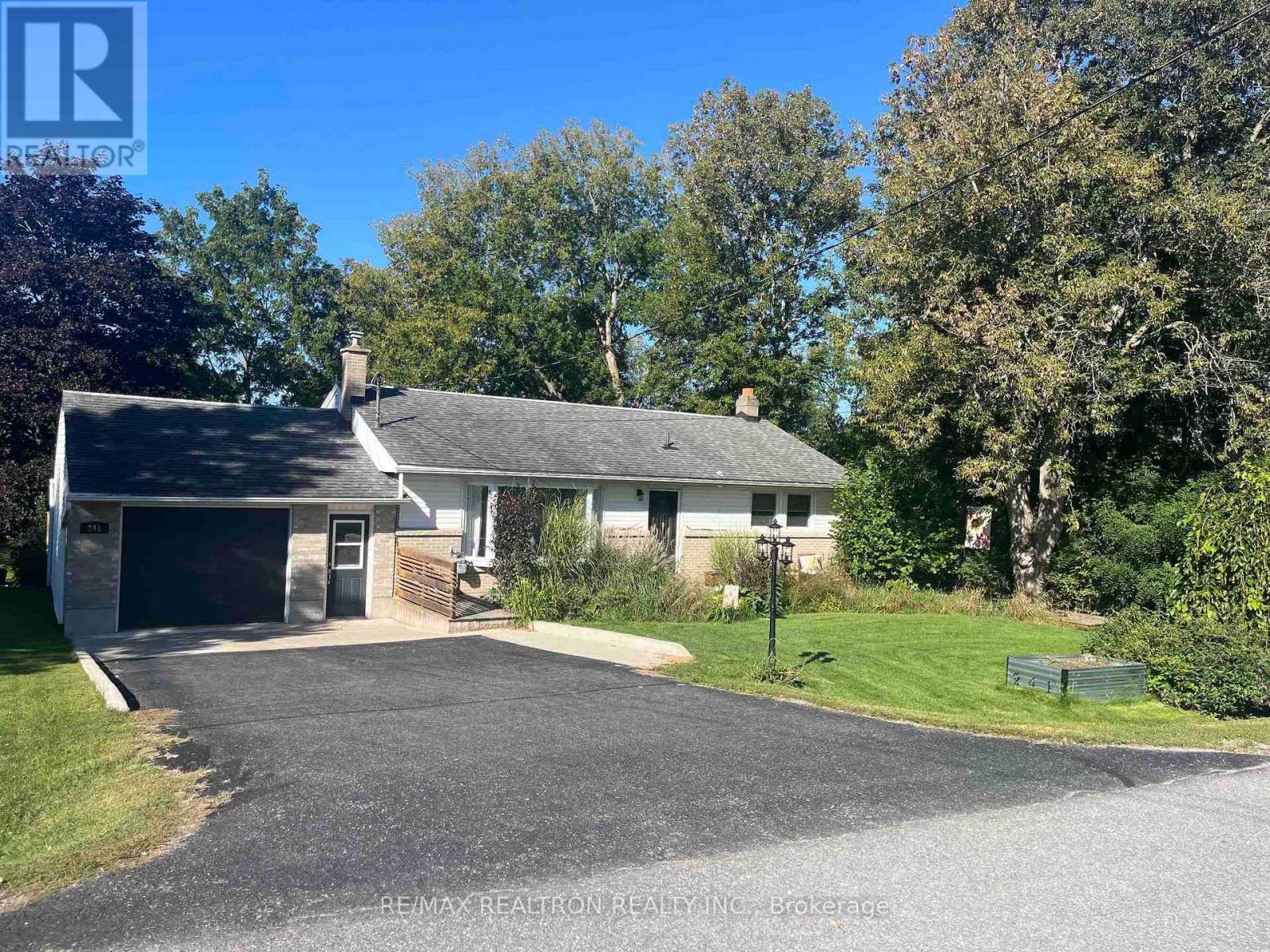 Main Floor - 241 Westbury Avenue, Loyalist, Ontario K0H 1G0 - Photo 2 - X13778492