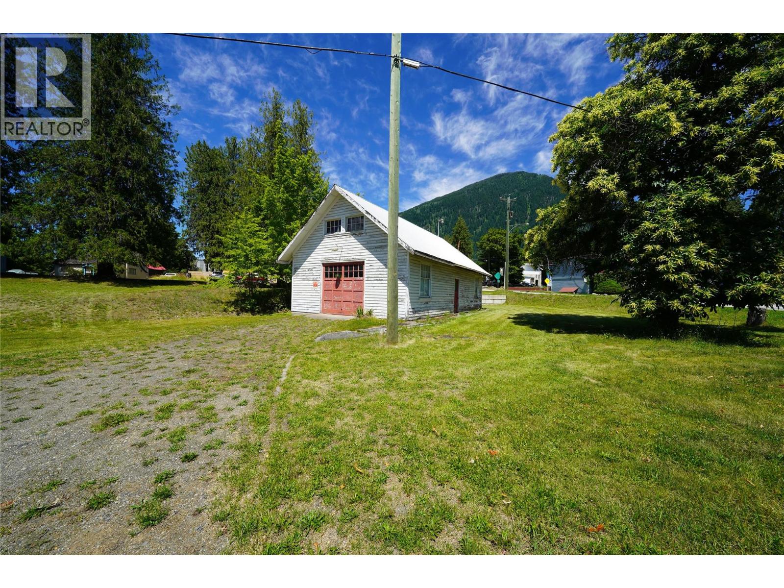 422 Slocan Avenue, New Denver, British Columbia V0G 1S0 - Photo 10 - 10394904