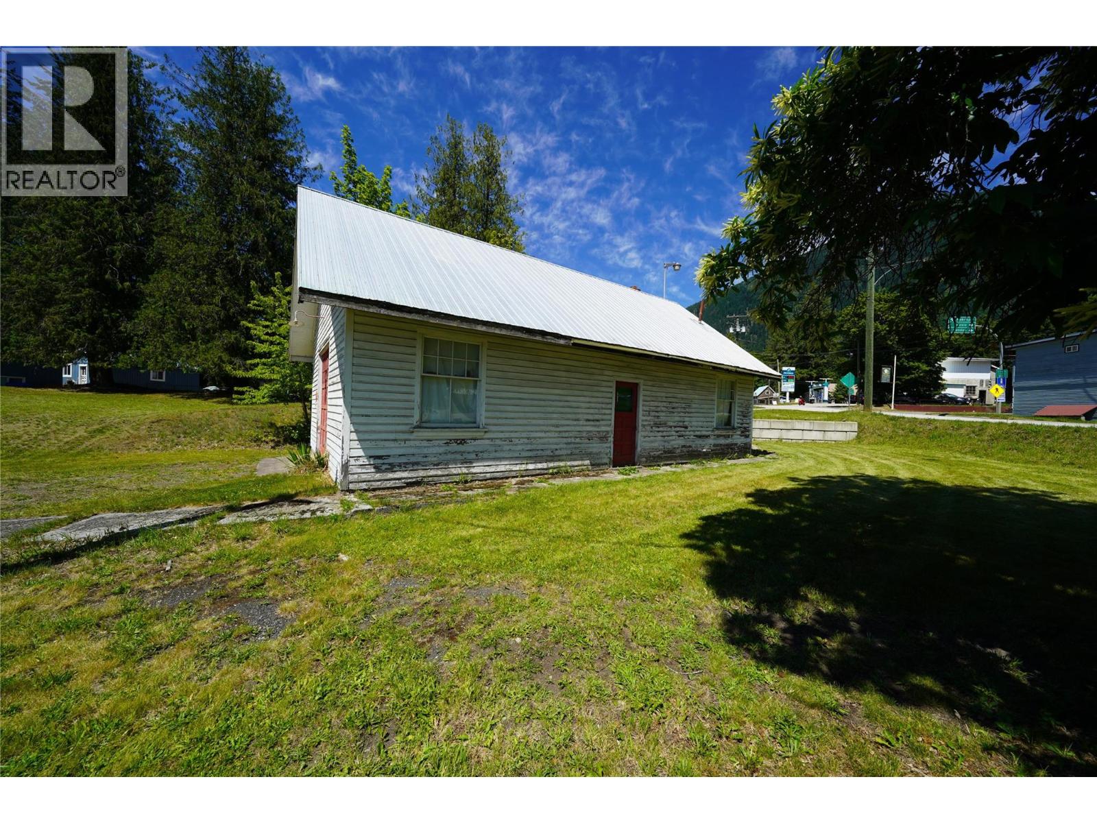 422 Slocan Avenue, New Denver, British Columbia V0G 1S0 - Photo 12 - 10394904