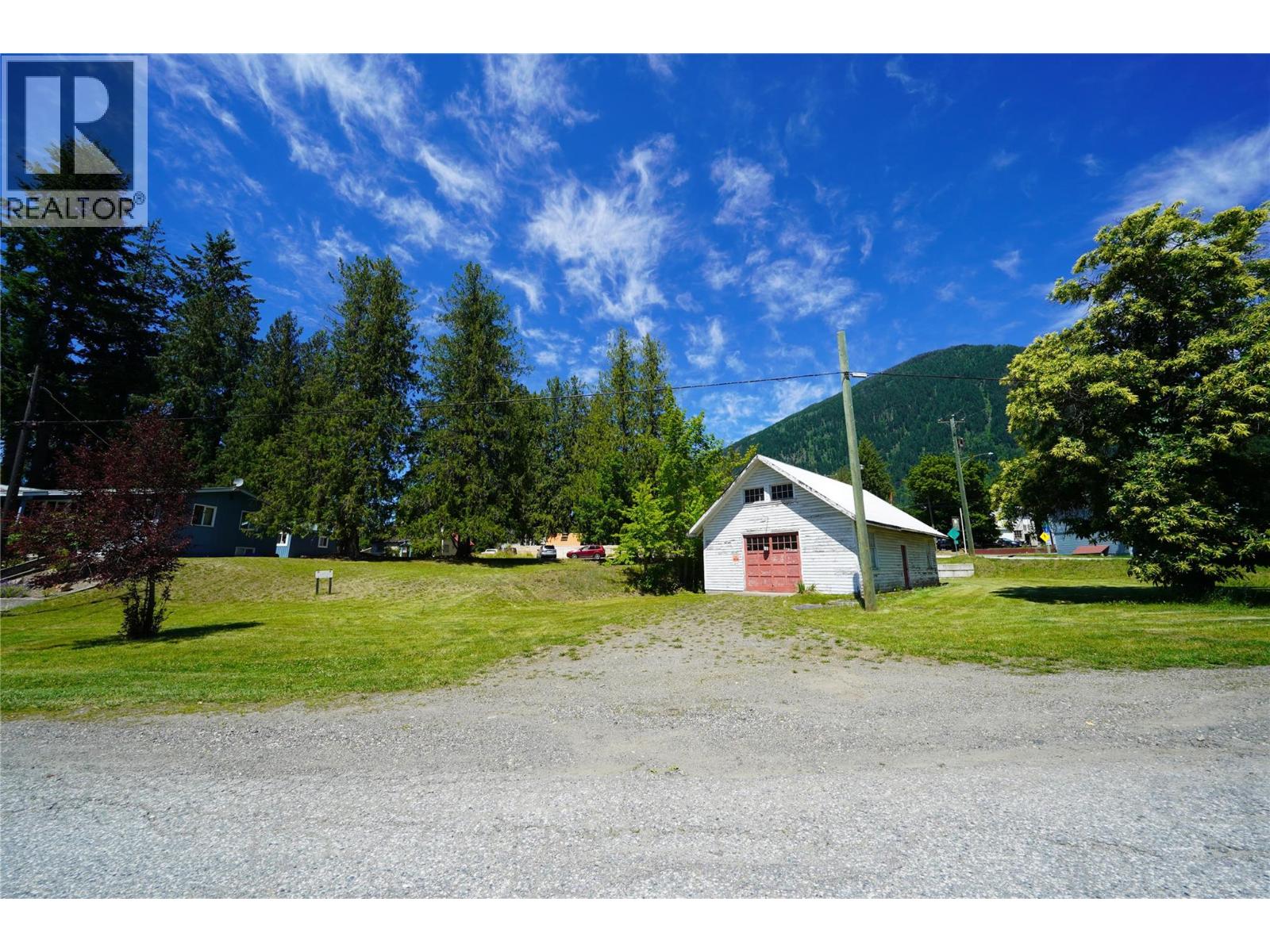422 Slocan Avenue, New Denver, British Columbia V0G 1S0 - Photo 6 - 10394904