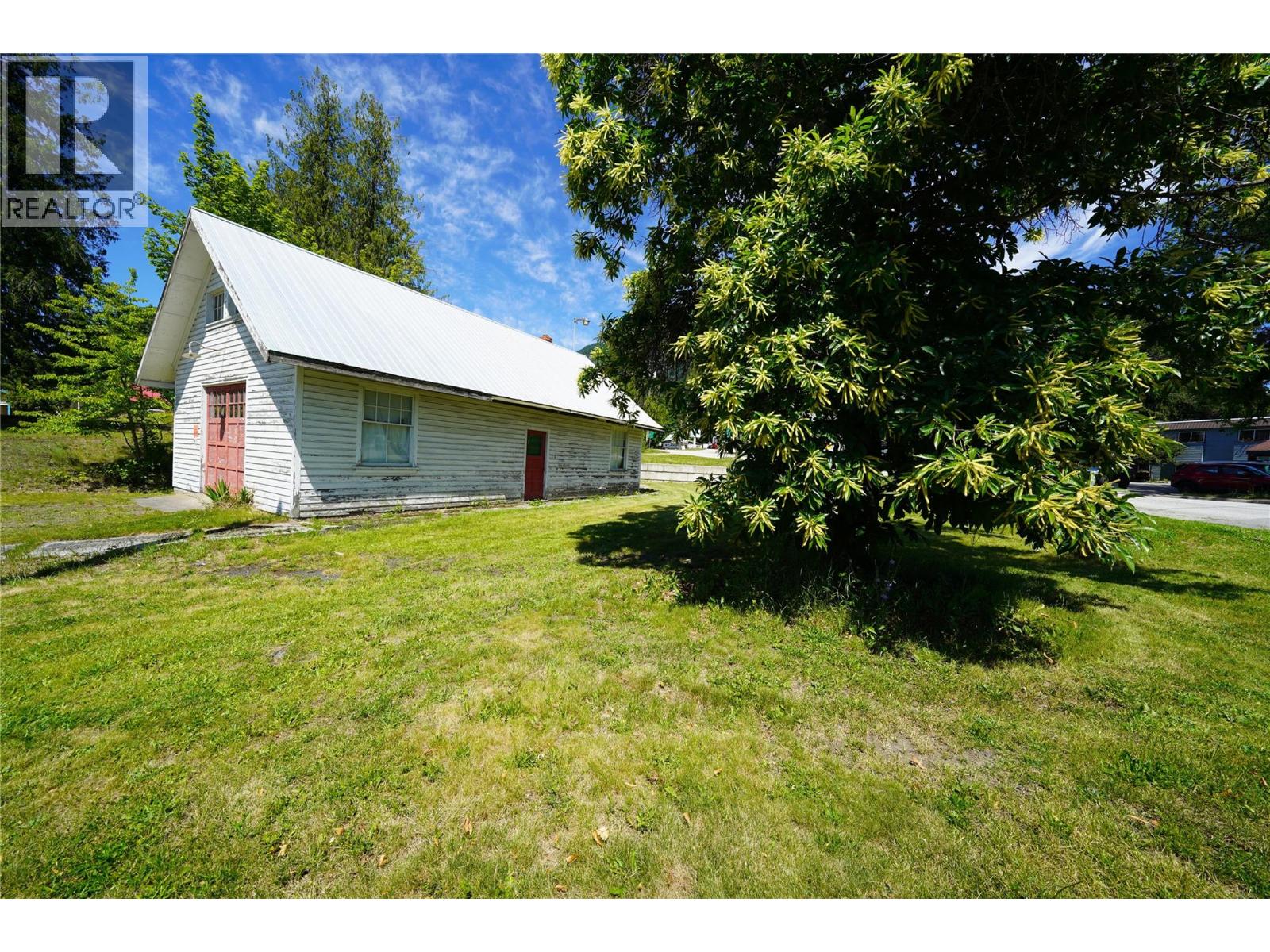 422 Slocan Avenue, New Denver, British Columbia V0G 1S0 - Photo 11 - 10394904